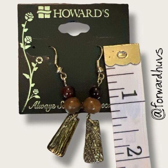 Bundle Sale 3 for $15 | Howard’s Brass Tone Dangle Earrings - Picture 6 of 7
